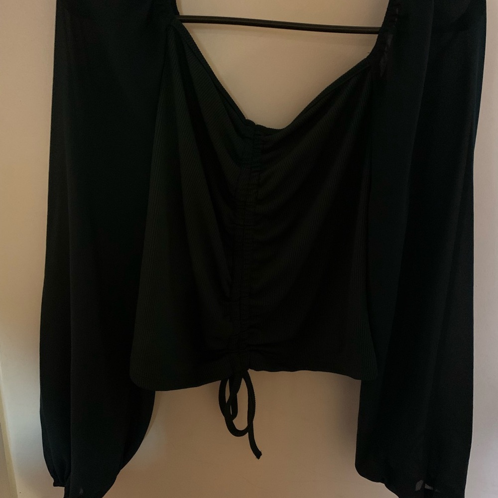 EMERALD GREEN BEAUTIFUL CROP TOP!! 💎👑👠🥰 Women’s size xl